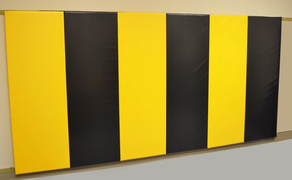 AK Athletic Equipment 6' X 12' X 2" Removable Folding Gym Wall Pad