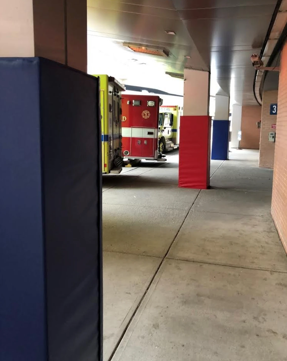 AK Athletic Equipment 6' Tall Four Sided Column Pad, 5" Side Width 10 AK Athletic Equipment 6' Tall Four Sided Column Pad, 5" Side Width - Image 10